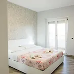 Odissea Luxury * Naples